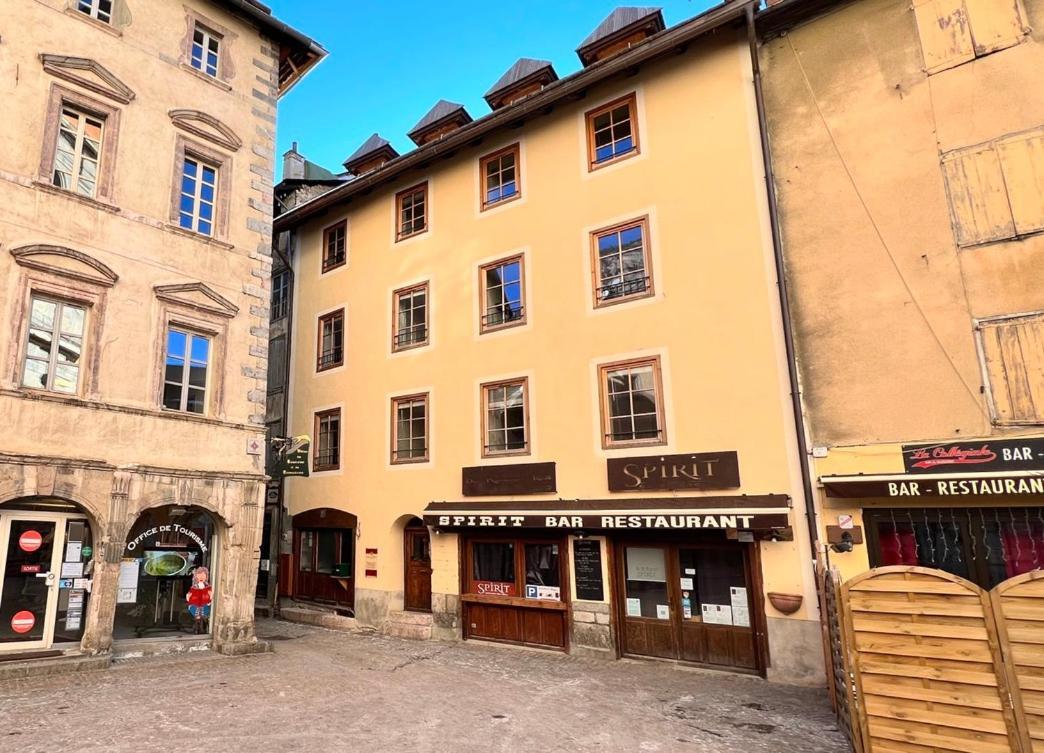 Apartmán T3 Au Coeur Du Centre Historique De Briancon #2 Exteriér fotografie